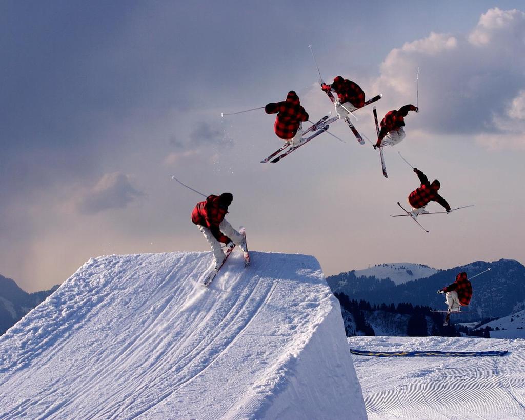 Ελεύθερο σκι (Freestyle ski-freeski) Εμφανίστηκε στους Χειμερινούς Ολυμπιακούς Αγώνες το 1988.