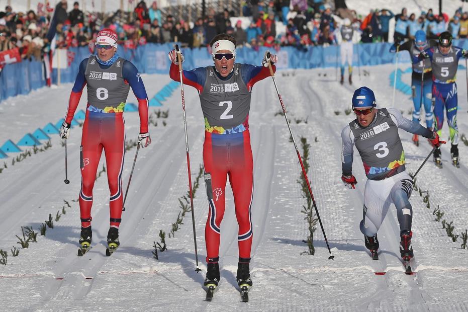 Δρόμοι αντοχής (cross country skiing) Το άθλημα περιλαμβάνει 6 αγωνίσματα διαφορετικών αποστάσεων: Ατομικό Α: 15km Γ: 10km Ομαδική εκκίνηση Α: 50km Γ: 30km Καταδίωξη (Pursuit) δύο