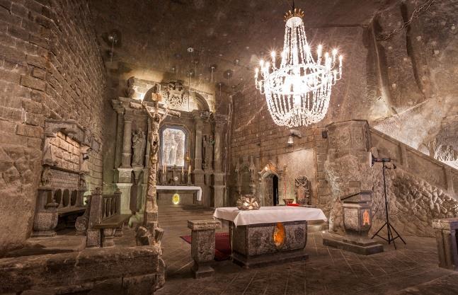 σήμερα αναχωρούμε για το φαντασμαγορικό αλατωρυχείο της Βιελίτσκα που ι- δρύθηκε τον 13ο αιώνα και αποτελεί το δεύτερο σε αρχαιότητα αλατωρυχείο της Ευρώπης!