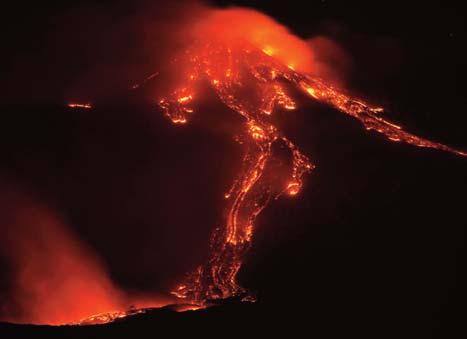 Οι πιθανότητες μιας γιγαντιαίας έκρηξης ηφαιστείου (μεγέθους 7 στη σχετική κλίμακα εκρηκτικότητας Volcano Explosivity Index-VOI) κάπου στη Γη μέσα στα επόμενα χρόνια εκτιμώνται σε μία στις έξι.