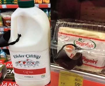 13 ΚΟΣΜΟΣ Απίστευτο: Τα σουπερμάρκετ στην Τουρκία έβαλαν αντικλεπτικά στο γάλα και στο τυρί Με τον πληθωρισμό να καλπάζει στο 70% και εκατομμύρια Τούρκους να βυθίζονται στη φτώχεια, τα σουπερμάρκετ