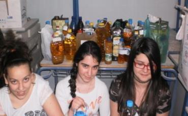 Το σλόγκαν μας: ΣΩΣΤΕ ΜΕ ΜΙΑ ΑΠΛΗ ΚΙΝΗΣΗ ΤΟ ΠΕΡΙΒΑΛΛΟΝ Μία ακόμα πολύ όμορφη ενέργεια των παιδιών ήταν η δημιουργία ενός μίνι θεατρικού με αντικείμενο την καθημερινότητά μας στο φαγητό και πως πρέπει