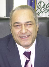 ΑΝΤΩΝΙΟΣ ΚΑΜΜΑΣ ασχολείται με θέματα Δημοσίων και Διεθνών Σχέσεων, έχει την ευθύνη διαχείρισης των σπουδαστικών θεμάτων καθώς και των θεμάτων που αφορούν στην προμήθεια εντύπων και περιοδικών.