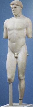 ... το Παιδί του Κριτίου (480 π.χ.), έναν έφηβο που αποδίδεται στο γλύπτη Κρίτιο.