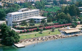 H H H H ERETRIA VILLAGE RESORT ALL INCLUSIVE ΕΡΕΤΡΙΑ - ΕΥΒΟΙΑ Το ERETRIA VILLAGE RESORT, απλώνεται στα πρασινογάλανα νερά του Ευβοικού καλοσωρίζοντάς σας στην όμορφη Εύβοια. Βρίσκεται μόλις 5 χλμ.