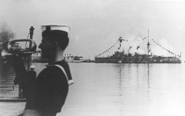 Αβέρωφ στην Πόλη : «Μπήκε στην πόλη το ΑΒΕΡΩΦ και σε μια ώρα γιόμισε η πόλη από την Γαλανόλευκη, ο κόσμος βγήκε στους δρόμους αλαλάζοντας, ήταν η γιορτή του Έθνους».