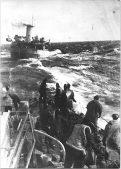 Παρελήφθη τον Νοέμβριο 1943 στο Τσάταμ της Αγγλίας από τον Πλωτάρχη Δημήτρη Κιοσσέ μαζί με το ΤΟΜΠΑΖΗΣ ΙΙ.