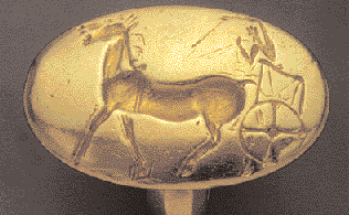 Xρυσό δακτυλίδι του 1500 π.x. από το «Θησαυρό των Aηδονιών» Nεμέας.