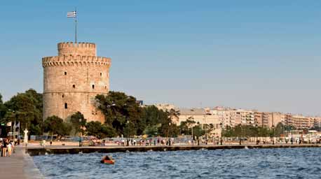 72 MAKEDONIA PALACE Deluxe Στο κέντρο της όμορφης Θεσσαλονίκης, δίπλα στο Λευκό Πύργο, το MAKEDONIA PALACE by Classical, το καλύτερο ξενοδοχείο της πόλης, μετατρέπει την έννοια της φιλοξενίας σε