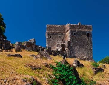 περιπλανηθείτε Για τους λάτρεις της εξερεύνησης, η ευρύτερη περιοχή μπορεί να προσφέρει πολλές εναλλακτικές προτάσεις.