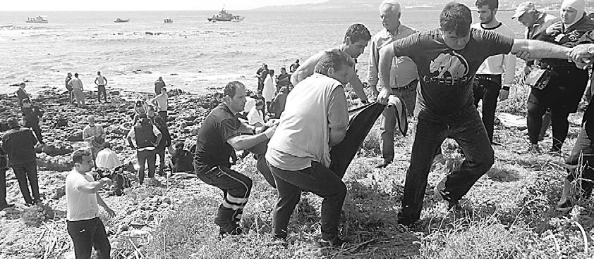 14 ΕΛΛΑ Α ΕΘΝΙΚΟΣ ΚΗΡΥΞ τριτη 21 απριλιου 2015 Τρεις νεκροί από την προσάραξη σκάφους με παράτυπους μετανάστες στη Ρόδο ΡΟΔΟΣ. («ΑΜΠΕ»).