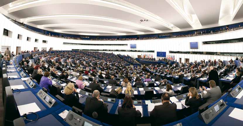 4 Βαθύτερη πολιτική σχέση με το Ευρωπαϊκό Κοινοβούλιο Ως αιρετοί εκπρόσωποι των ευρωπαίων πολιτών, τα μέλη του Ευρωπαϊκού Κοινοβουλίου και της Επιτροπής των Περιφερειών ενισχύουν τη δημοκρατική