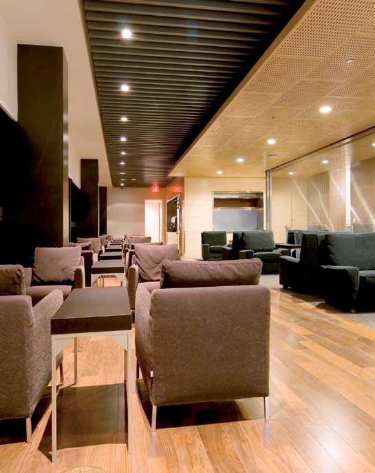 Star alliance lounges Καθίστε αναπαυτικά, ηρεμήστε και απολαύστε το μεγαλύτερο δίκτυο από lounges σε όλον τον κόσμο, το ιδανικό μέρος για να χαλαρώσετε από τους κουραστικούς ρυθμούς του ταξιδιού.
