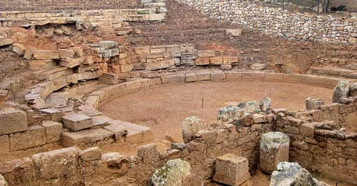 During the Roman times it served as a venue for gladiator bouts. Θέατρο Απτέρας Η οικοδόμησή του έγινε τους Ελληνιστικούς χρόνους.