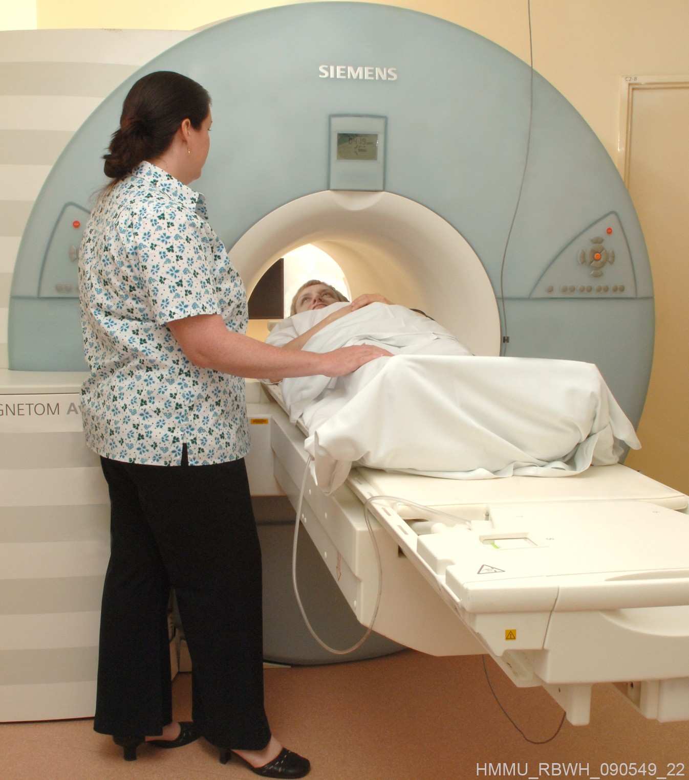 Patient Information Sheet (Greek) - Πληροφοριακό Φύλλο Ασθενών MRI - Magnetic Resonance Imaging Μαγνητική Τοµογραφία (MRI) 1.