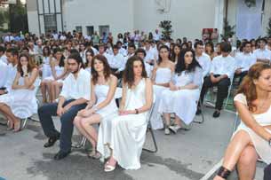 οι οποίοι, εκτός από τις εξαιρετικές τους επιδόσεις στα μαθήματα καθ' όλη τη διάρκεια της φοίτησής τους, είχαν και μια ιδιαίτερα