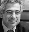 Ξύδα ότι σε βάρος των ελληνικών συµφερόντων µεροληπτεί υπέρ της τουρκικής εταιρείας που συνδέει ακτοπλοϊκώς τη Λέσβο µε το Αϊβαλί * Εκλογές για την ανάδειξη του νέου.σ. του ΣΑΚΑ (Σύλλογος Αποφοίτων Κολλεγίου Αθηνών) γίνονται σήµερα στο σχολείο που έχει αναδείξει όλο σχεδόν το βαρύ πυροβολικό του πολιτικού µας προσωπικού.