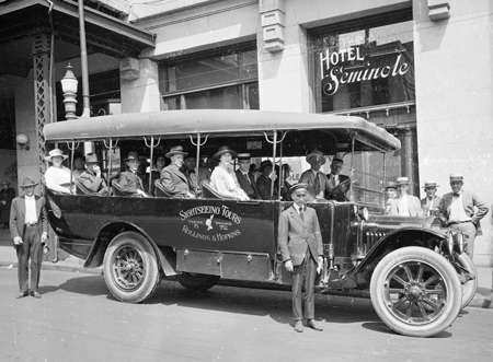 Σαν σήμερα 21/11/1904 Εμφάνιση των πρώτων μηχανοκίνητων λεωφορείων στο Παρίσι.