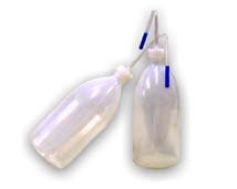 Υδροβολείς: Είναι πλαστικά συνήθως δοχεία, από το πώμα των οποίων περνά πλαστικός σωλήνας, και λειτουργούν με απλή πίεση στο μέσο