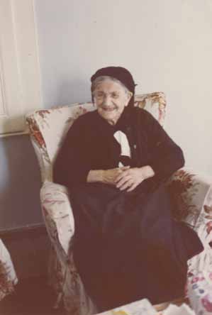 ΣΤ ΑΠΟΣΚΙΑ ΤΟΥ ΔΙΛΟΦΟΥ Γιαγιά Ελισάβετ Κουρναβίδου-Βασιλάκη, Δίλοφο Βοΐου. δράμα, τόσο που η ευγνωμοσύνη μας θα υπάρχει όσο ζούμε ανείπωτος.