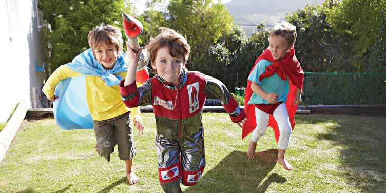 Πότε µια δραστηριότητα είναι παιχνίδι Τα παιδιά δρουν µέσα και έξω από το παιχνίδι, ανάλογα µε τις επιθυµίες τους και το περιβάλλον τους.