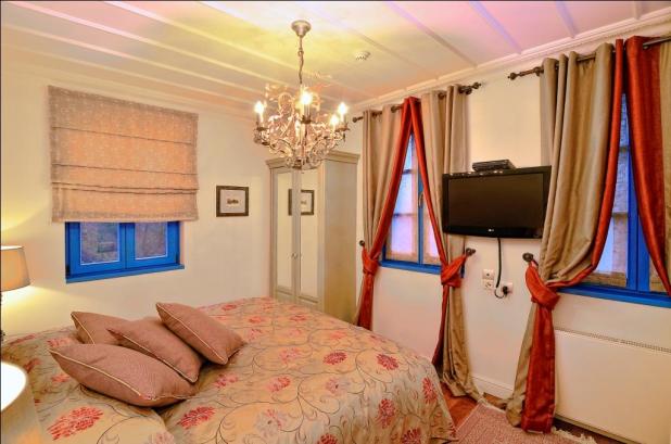 CHALET