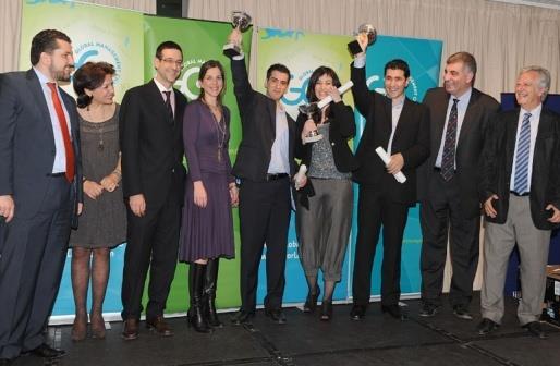 Οφέλη για τους Συμμετέχοντες Μέσα από την συμμετοχή τους στο GMC οι διακριθέντες κερδίζουν: Laptops για τα μέλη της νικήτριας ομάδας Οι Ελληνικές νικήτριες ομάδες εκπροσωπούν τη