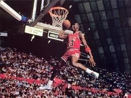 MICHAEL JORDAN Έχασα περισσότερα από 9,000 σουτ στην καριέρα μου. Ηττήθηκα σε σχεδόν 300 ματς.