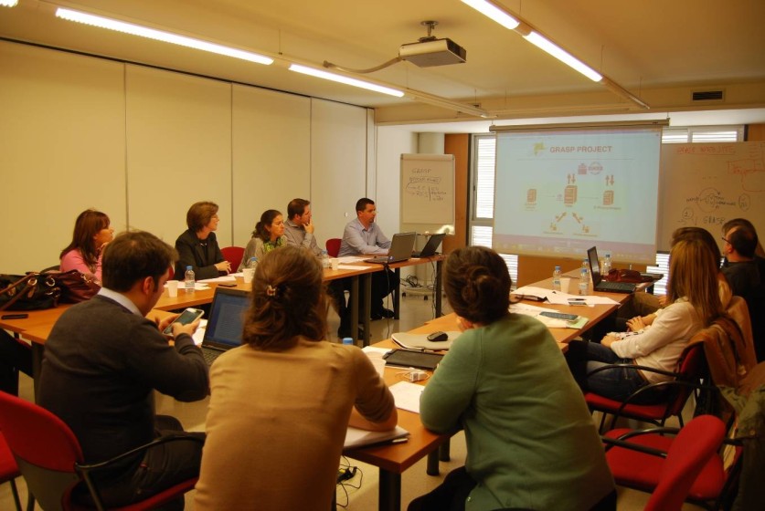 Ε Π Ω Ν Υ Μ Ι Α Título del boletíngrasp-med Ε Τ Α Ι Ρ Ε Ι Α Σ Newsletter Nº3 Σεπτέμβριος 2014 Τι νεότερο υπάρχει στο GRASP; Σε αυτό το τεύχος: Τι νεότερο υπάρχει στο 1 Εσωτερικές συναντήσεις