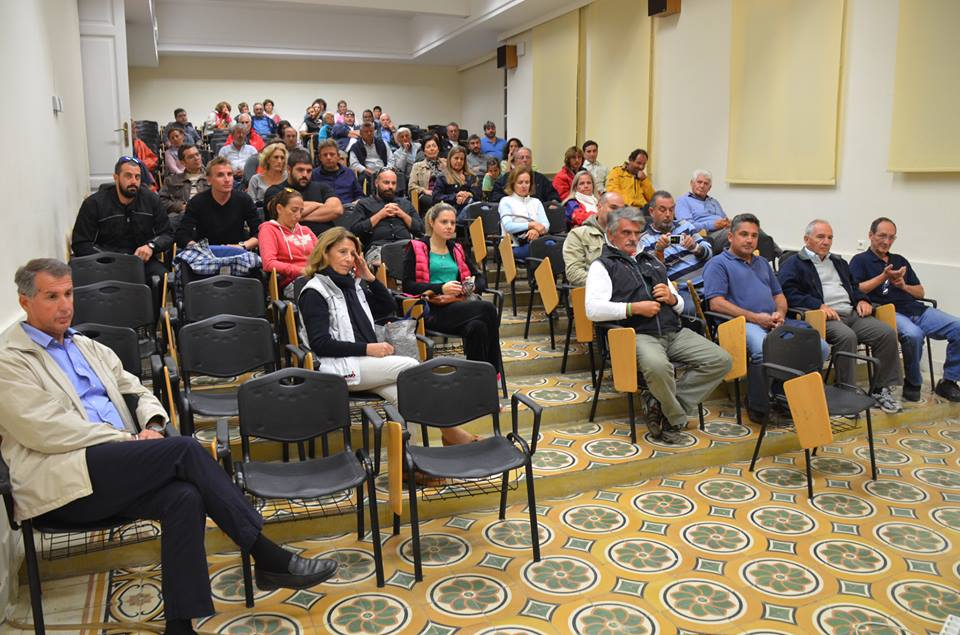 (Φωτογραφίες: Νίκος Μαρματσούρης; 27/10/2013) Με τη βοήθεια της Αλεξάνδρας Μανώλη,