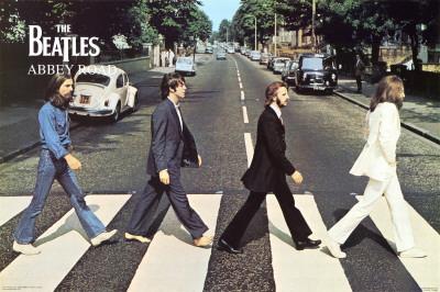 δεκαετίας του 1950, και γρήγορα εξαπλώθηκε σε μεγάλο μέρος του υπόλοιπου κόσμου.από τα καλύτερα ροκ συγκροτήματα που υπήρξαν είναι οι Beatles(εικόνα 2) και οι Rolling Stones(εικόνα 3).