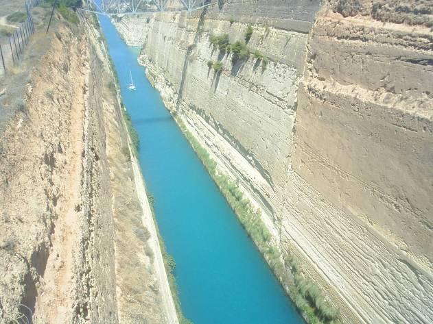 Την ιδέα της δημιουργίας διώρυγας στον Ισθμό προκειμένου να αποφεύγεται ο περίπλους της Πελοποννήσου, διατύπωσε για πρώτη φορά ο τύραννος της Κορίνθου Περίανδρος στις αρχέ