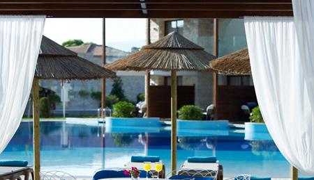 Ομπρέλα THATCH με υλικό 80x75cm Mεγάλης αντοχής στον χρόνο και στις καιρικές συνθήκες.με πλάκα Thatch 75X80 εκ. και δύο στρώματα υλικού.