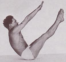 PILATES Εισαγωγή στο Pilates Joseph Hubertus Pilates (09/12/ 1883 09/10 1967)γεννήθηκε σε μια μικρή πόλη κοντά στο Ντίσελντορφ(Mönchengladbach ) στη Γερμανία Ήταν ευαίσθητος στο άσθμα και τη