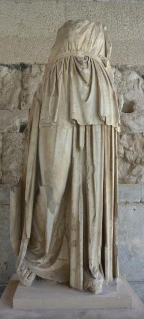 Ευφράνωρ. Ο Απόλλων Πατρώος, πρωτότυπο άγαλμα, έργο του Ευφράνορα.