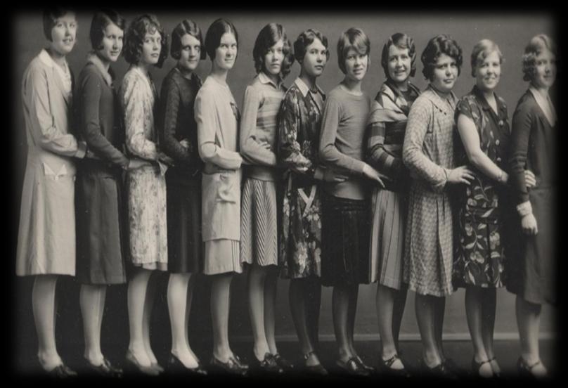 11. Η Μοδα Του 1920: Μετά τη λήξη του A παγκοσμίου πολέμου οι γυναίκες αρχίζουν να γίνονται ανεξάρτητες.