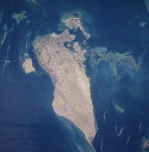 7.3 Φωτογραφικό υλικό Εικ. Π.7.3.1 - Το Μπαχρέιν όπως φαίνεται από το δορυφόρο (διακρίνεται στα αριστερά η γέφυρα που ενώνει το Μπαχρέιν µε τη Σαουδική Αραβία).