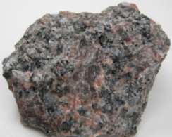 Είναι μίγματα ορυκτών φάσεων Οι ορυκτές φάσεις μπορεί να είναι ενός είδους ή περισσότερων