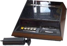 Η Fairchild(εταιρία) κυκλοφόρησε το Fairchild Video Entertainment System (VES) το 1976.