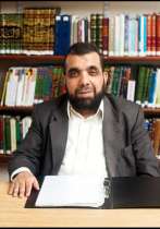 Muhammed Khalid Ο Dr. Khalid έλαβε MA από το πανεπιστήμιο του Birmingham και PhD από το πανεπιστήμιο του Aberdeen, Scotland.Πρίν από αυτά ο Dr.