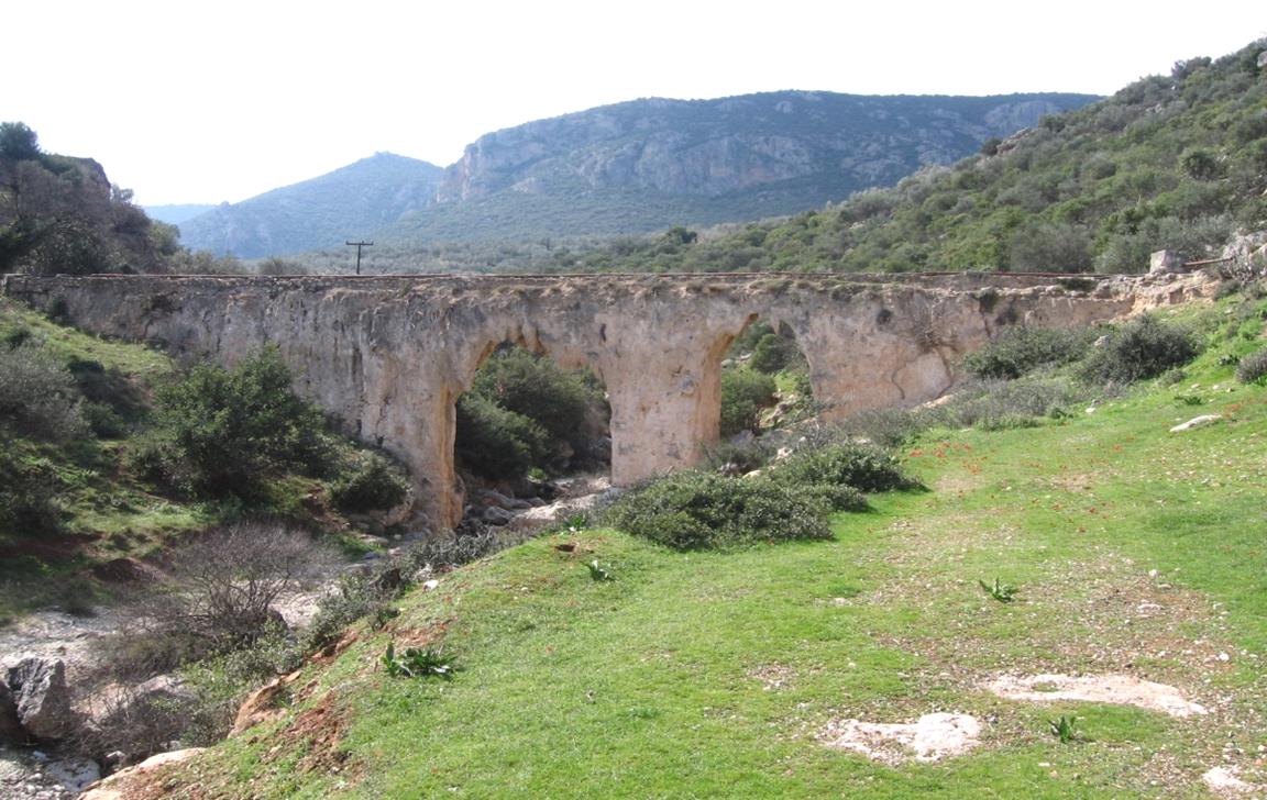 Τά ν ο ς ποτα μ ός - Μ ο ν ή Λ ο υ κο ύ ς Η παρακείμενη έπαυλη του Μαραθώνιου Ηρώδη του Αττικού (103-179 μ.