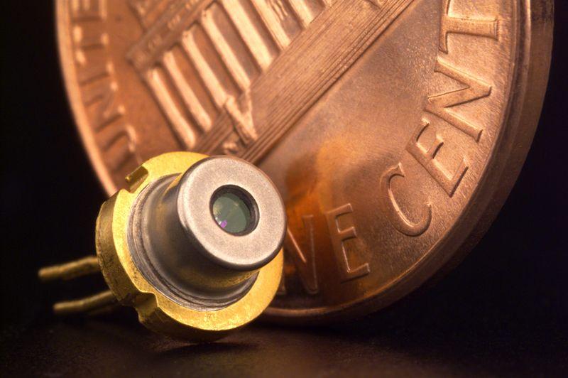 Light output Laser ημιαγωγών p n