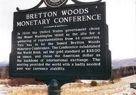 Ιστορία: Bretton Woods (1) Μετά το 2 ο Παγκόσμιο Πόλεμο δημιουργείται η «Νέα Οικονομική Τάξη» Χαρακτηρίζεται από την εμμονή της στο δόγμα της ελεύθερης συναλλαγής = ιδεολογικό σύνθημα και