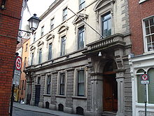 2.5 Ιρλανδία ρηματιστήριο Το ιρλανδικό χρηματιστήριο (ISE) (Irish: Stocmhalartán na héireann) είναι το μόνο χρηματιστήριο της Ιρλανδίας και υπάρχει από το 1793.
