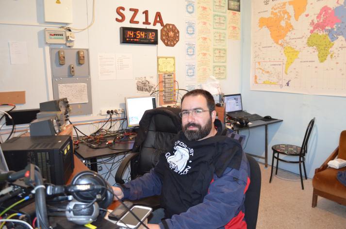 19/12/2015 Οι SV1BDO, SV1CIB, SV1DPI, SV1JMC και ο SWL Σωτήρης Μουτόπουλος (αναμένει το διακριτικό του) συμμετέχουν στο OK RTTY στην κατηγορία MS με το διακριτικό SX90IARU τιμώντας τα 90 χρόνια από