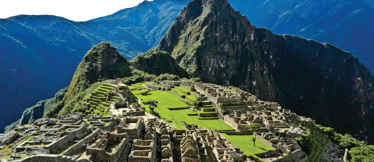 Μία από τις πιο γοητευτικές χώρες της Νότιας Αμερικής, το Περού, φέρει μέχρι σήμερα τη σφραγίδα των αρχαίων Ινδιάνικων πολιτισμών και των Ισπανών κατακτητών του.
