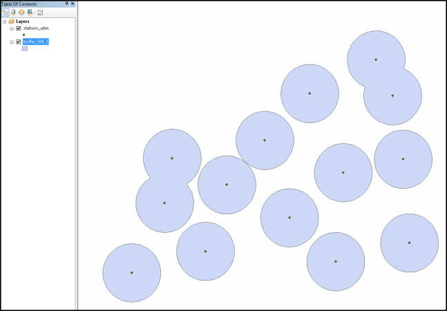 Εικόνα 37. Buffer 500m γύρω από κάθε σταθμό δειγματοληψίας και ενοποπιηση της ζώνης Ανοίγοντας τον Attribute Table του shapefile buffer_500 παρατηρείται ότι οι στήλες Area και Perimeter έχουν τιμή 0.