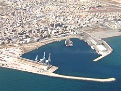 τα οποία τα δύο τελευταία είναι κλειστά λιμάνια κάτω από την τουρκική κατοχή. Υπάρχουν και μικρότερα λιμάνια όπως της Πάφου και το Παλιό Λιμάνι Λεμεσού.
