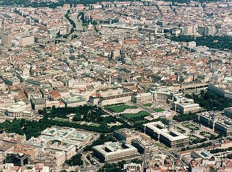 Εικόνα 1: Το κέντρο της Βιέννης (Πηγή: http://assembly.coe.int/committee/ena/europaprize/50thanniversary/img/08_wien-jpg.