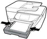 4. Τοποθετήστε το χαρτί με την πλευρά εκτύπωσης προς τα κάτω στο κέντρο του δίσκου και σύρετε το χαρτί μπροστά μέχρι να σταματήσει.